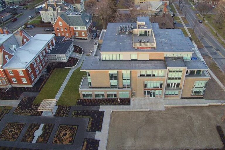 600 East Ave-01